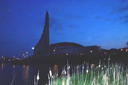 Notre du Val dans la nuit de Pâques
